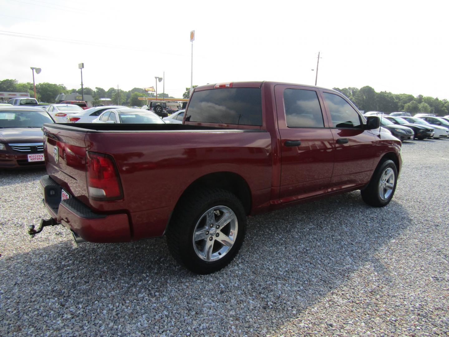 2014 Red /Gray RAM 1500 Tradesman Crew Cab SWB 4WD (1C6RR7KT3ES) with an 5.7L V8 OHV 16V engine, Automatic transmission, located at 15016 S Hwy 231, Midland City, AL, 36350, (334) 983-3001, 31.306210, -85.495277 - Photo#7